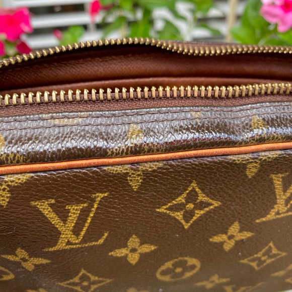 Louis Vuitton Monogram Pochette Marley Bandouliere - Picture 7 of 16
